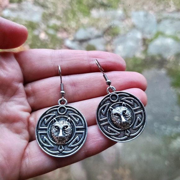 New Celtic Silver Wolf Hook Earrings - Picture 9 of 10